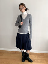 Rage V-neck Sweater Knit T-shirt