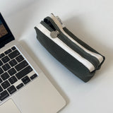 Clam round pencilcase _ Khaki