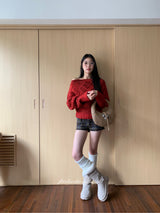 Red gradation off-balance shoulder knitwear