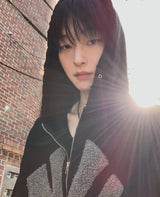 [Lining brushed] Curie New York Patch Damage Hood Zip-up