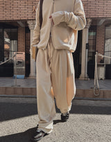 ヘンネプリーツバルーントレーニングパンツ