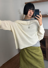 オフショルダードレープフードニット