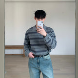 Point Stripe Collar Knit