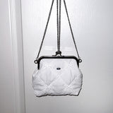 ミディアムニットピュアリボンフレームバッグ (handmade bag)