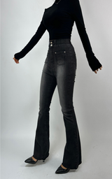 (BODY-SHAPING GUARANTEED🤍🖤) TWO-BUTTON ELASTIC WAIST BLACK WASH BOOTCUT 🤍🖤 SEMI-WIDE DENIM PANTS