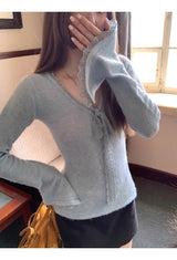 スカイVネックレースボーロングスリーブTシャツ