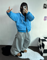 ビビッドカラーセミクロッピードジャンパーパディング🖤💙2カラー