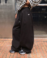 One-pin tuck strap balloon cotton pants