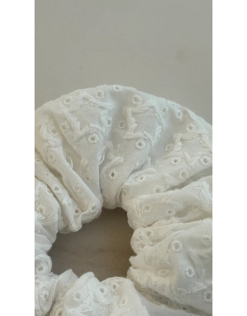star pounching scrunchie