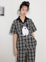 Rabbit pints and logo embroidered pajamas can be worn outside