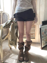 バイサイドバックルロールアップショートパンツ