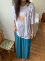 クオン プリント ルーズフィット ショートスリーブ Tシャツ