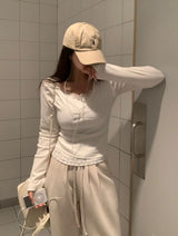 FLOWER LACE BUTTON LAYERED T-SHIRT