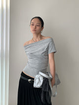 Hand shirring off-shoulder spandex short-sleeved T-shirt