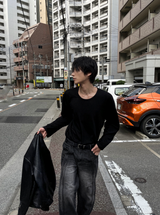 インアウトUネックシルク長袖Tシャツ