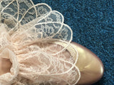 Lace knee belt