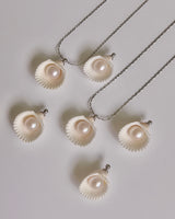 VENUS PEARL NECKLACE