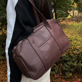 Oat pocket leather shoulder bag [Brown color only]