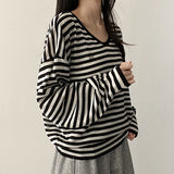 Pendant Daily Stripe Fluffy Fit V-Neck Knit