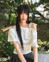 クリムドットストリングオフショルダーシャーリング半袖Tシャツ