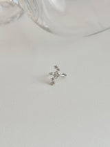 White Flower Ear Cuff / 2 Colors / Cubic Bracelet Spring Daily Point