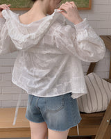 Shu hood lace blouse