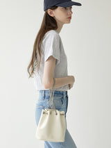 TIWI chain leather bucket bag / Cream Ivory