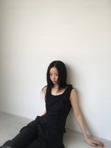 ラッフルスリーブレス (ブラック)