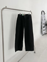 ブラックローライズワイドデニムパンツ (one color)