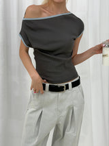 Contrast edge off-shoulder t-shirts(2color)