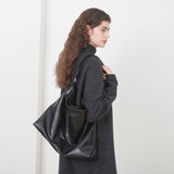 [Haesu Collaboration] Contour Shoulder Bag (Leather Black)
