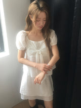 Square puff ribbon blouse
