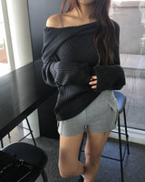 Off shoulder hood knit