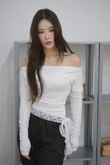 off-shoulder lace strap long-sleeve t-shirt