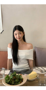 パーティーパールオフショルダー半袖Tシャツ