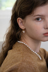 Pearl berry drop earring
