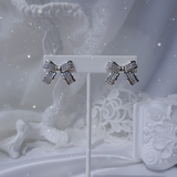 [IVE Leeseo Necklace] デリケートボウピアス - Silver Color