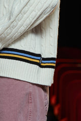 CABLE V NECK CRICKET KNIT / IVORY