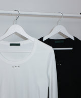 オープンスタッドUネックラウンドロングスリーブTシャツ