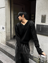 ショルダーパッチVネックセミクロップニット