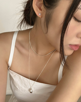 Floral earring (silver)