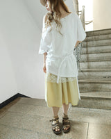 MELT BUTTON OFF-SHOULDER T-SHIRT