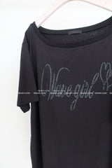 off-shoulder lettering boxy short-sleeved T-shirt