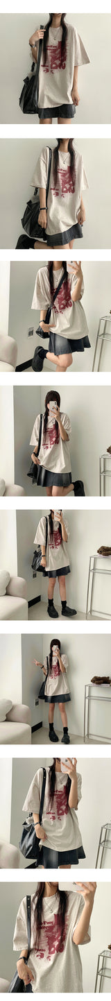 a knucket short-sleeved shirt