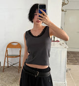 FINE LACE SLEEVELESS