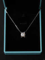 Very beautiful diamond necklace