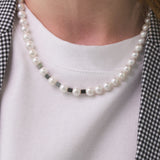 a pearl necklace_CLEF TRIM PEARL NEC