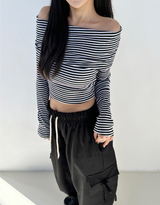 KOREAN MADE💝HIGH QUALITY💝 ストライプオフショルダーロングスリーブTシャツ