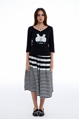 Rabbit Lace V-Neck Tee [Black]