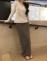 maltese mood single flower deep u-neck ribbed top